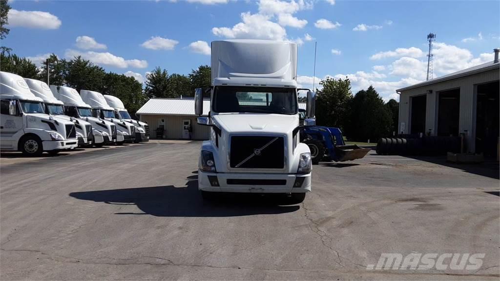 Volvo VNL300 Camiones tractor