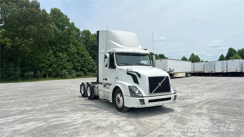 Volvo VNL300 Camiones tractor