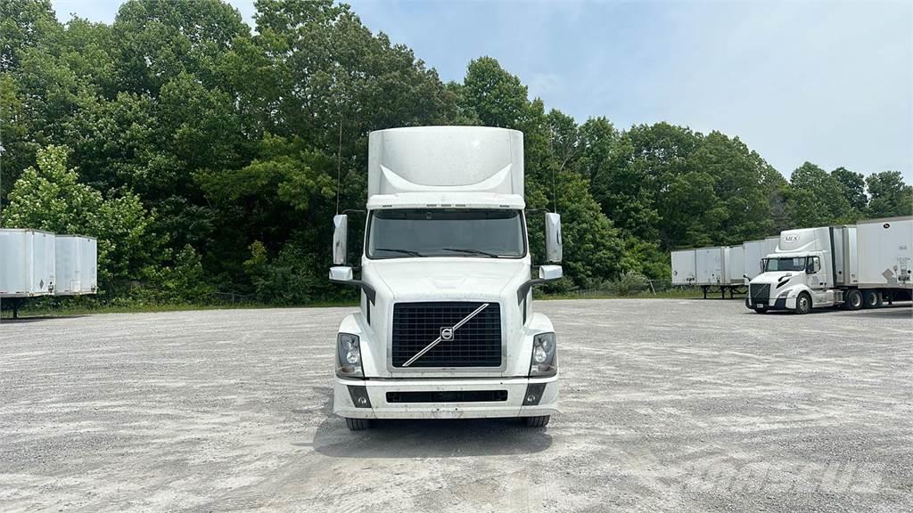 Volvo VNL300 Camiones tractor