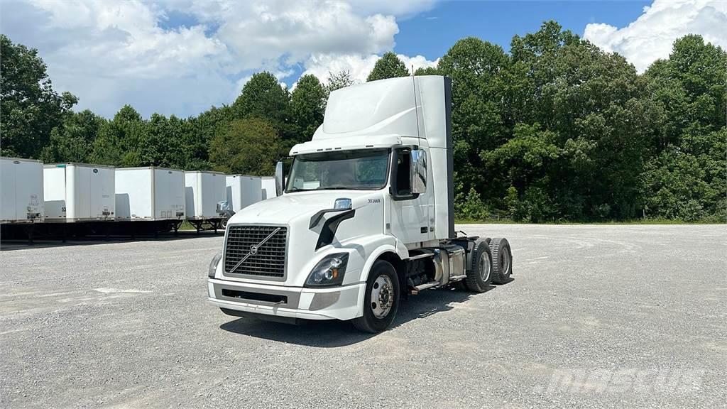 Volvo VNL300 Camiones tractor