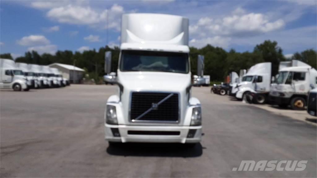 Volvo VNL300 Camiones tractor