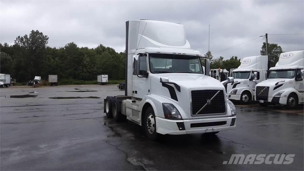 Volvo VNL300 Camiones tractor