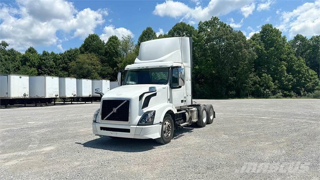 Volvo VNL300 Camiones tractor