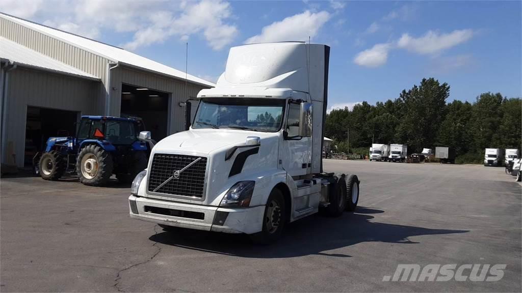 Volvo VNL300 Camiones tractor