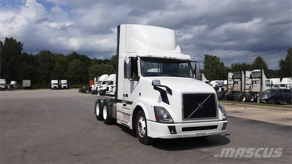 Volvo VNL300 Camiones tractor