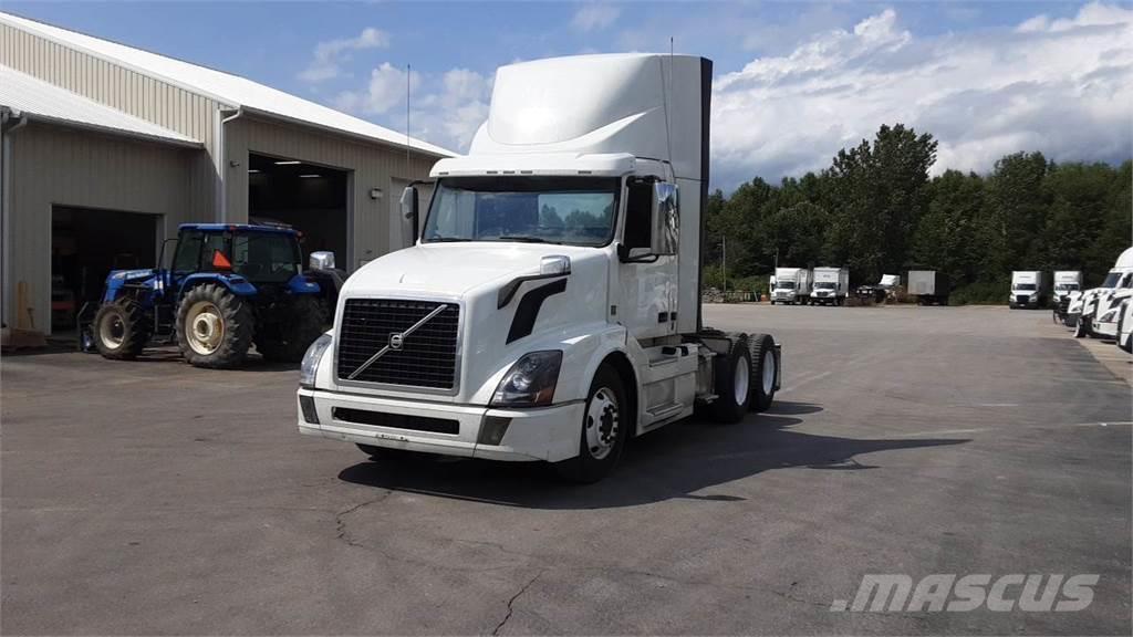 Volvo VNL300 Camiones tractor