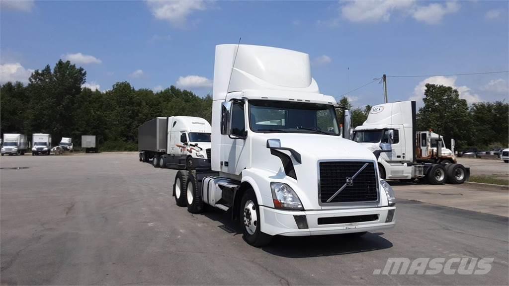 Volvo VNL300 Camiones tractor