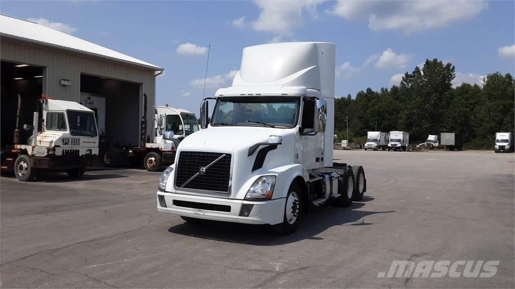 Volvo VNL300 Camiones tractor