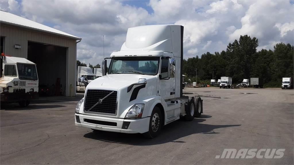 Volvo VNL300 Camiones tractor