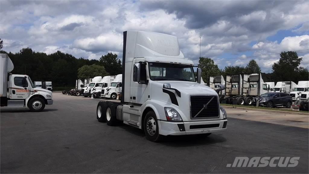 Volvo VNL300 Camiones tractor