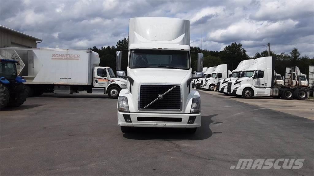 Volvo VNL300 Camiones tractor