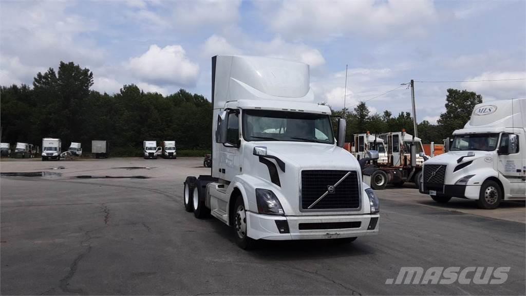 Volvo VNL300 Camiones tractor