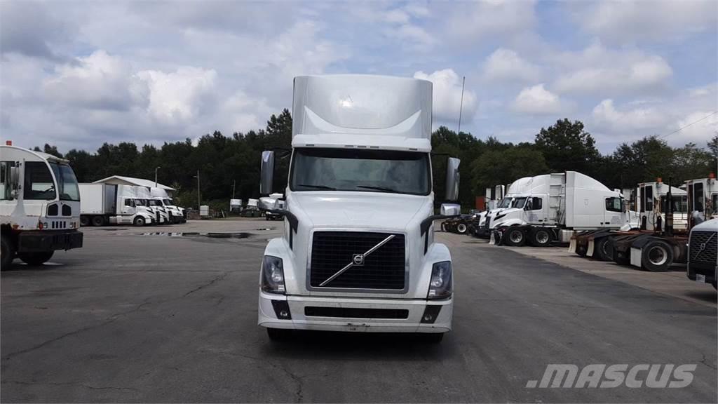 Volvo VNL300 Camiones tractor