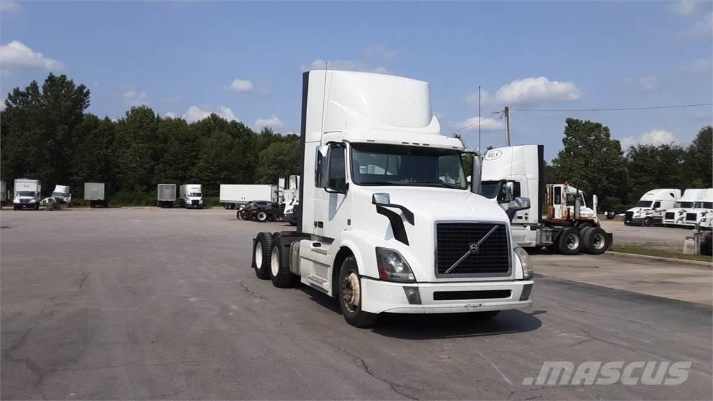 Volvo VNL300 Camiones tractor