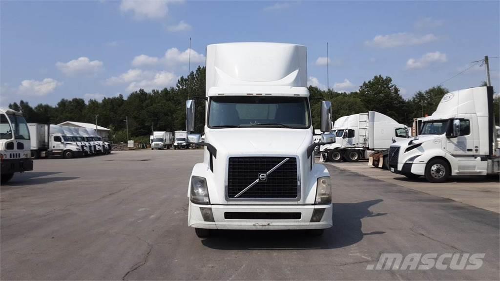 Volvo VNL300 Camiones tractor