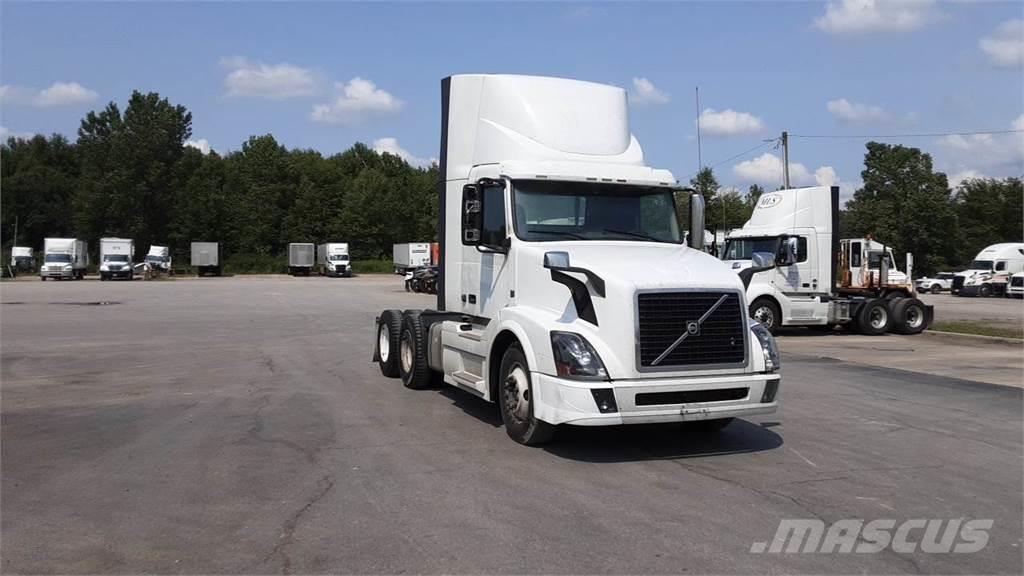 Volvo VNL300 Camiones tractor