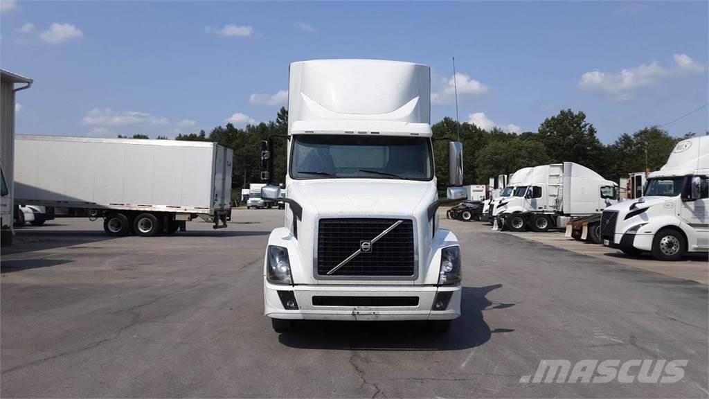 Volvo VNL300 Camiones tractor