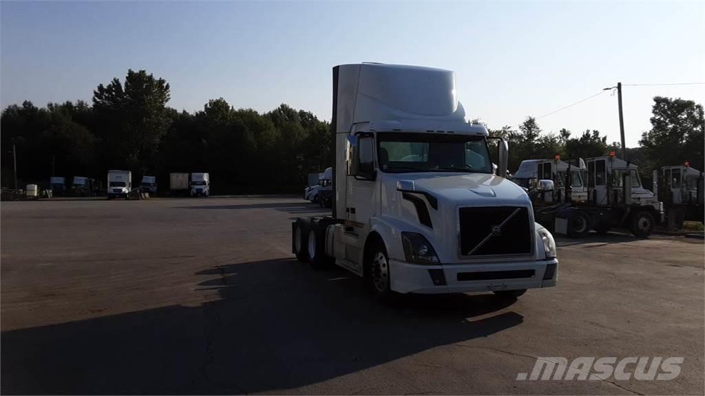 Volvo VNL300 Camiones tractor