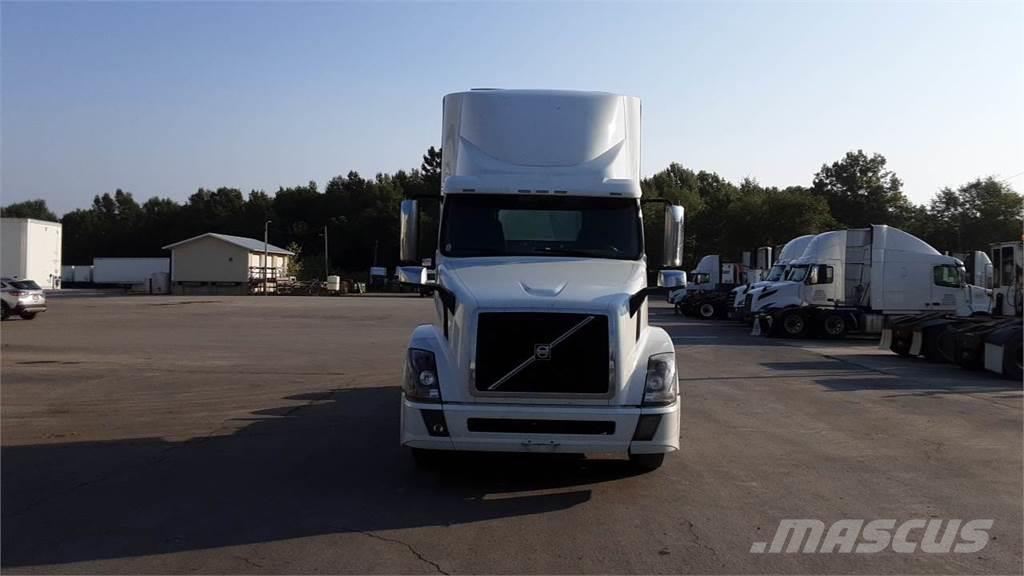 Volvo VNL300 Camiones tractor