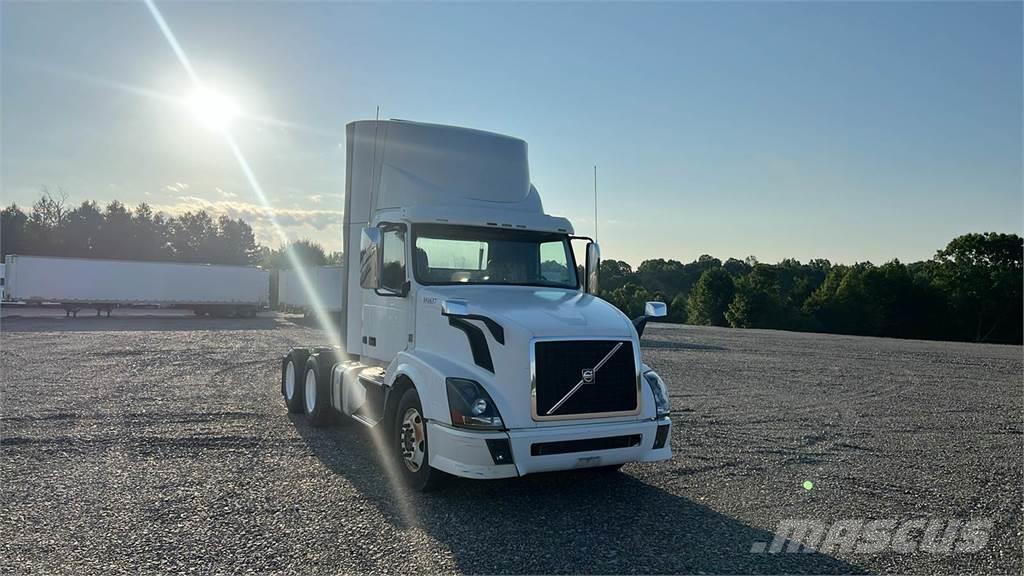 Volvo VNL300 Camiones tractor