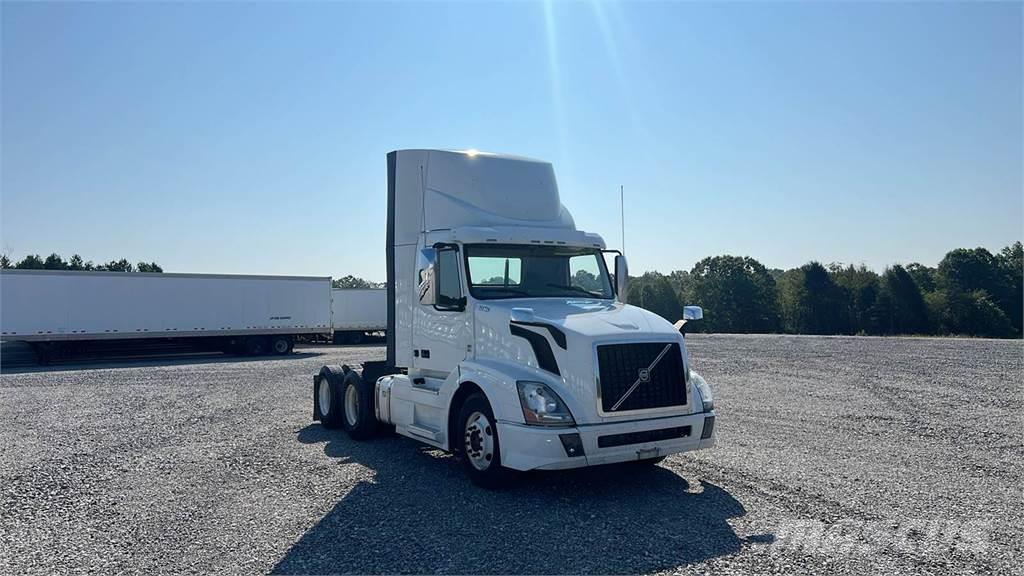 Volvo VNL300 Camiones tractor