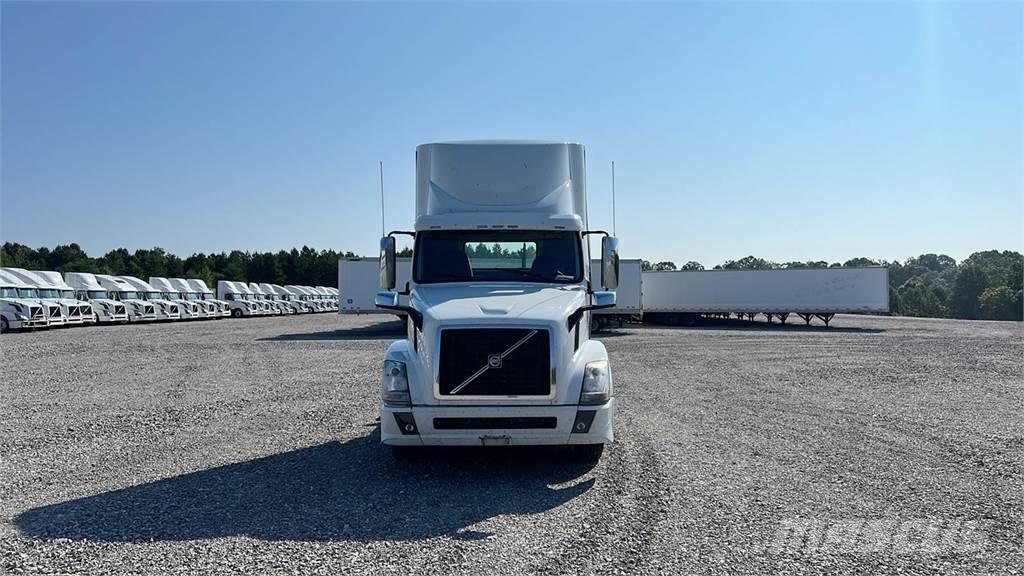 Volvo VNL300 Camiones tractor