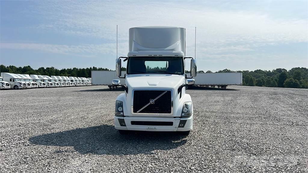 Volvo VNL300 Camiones tractor