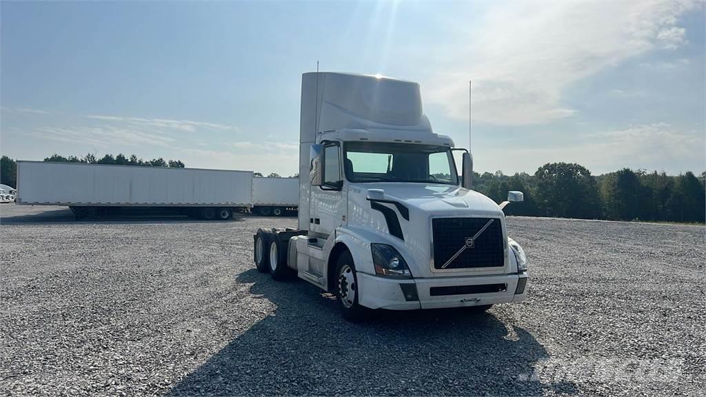 Volvo VNL300 Camiones tractor