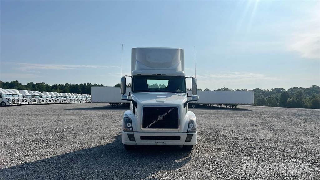 Volvo VNL300 Camiones tractor