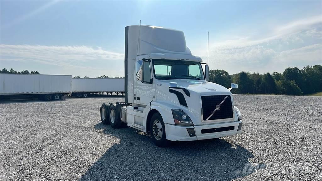 Volvo VNL300 Camiones tractor