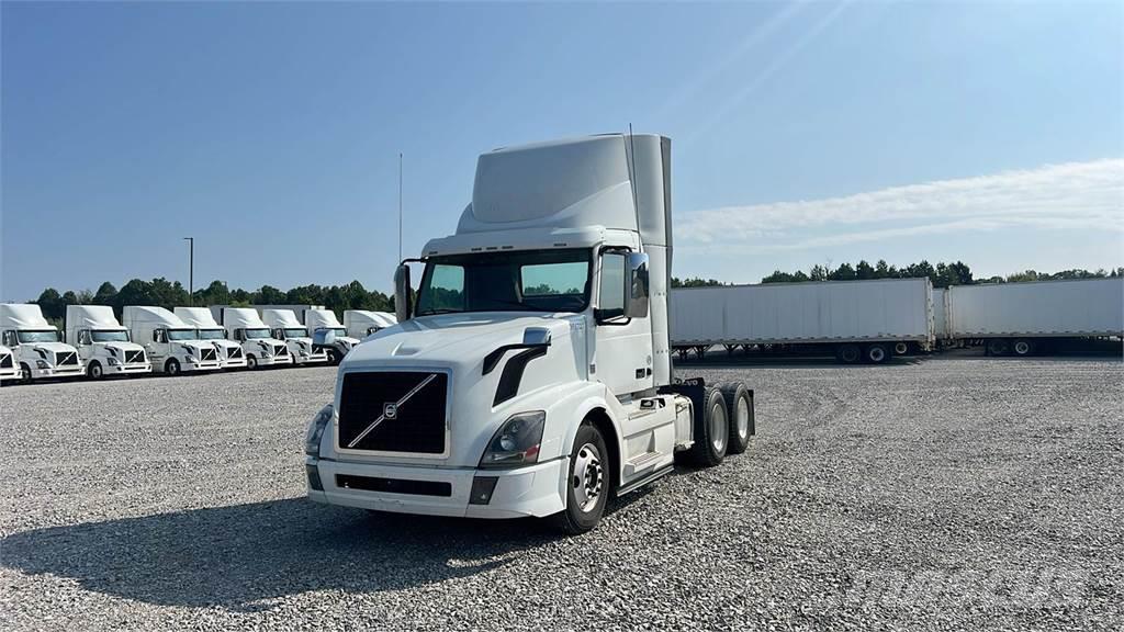 Volvo VNL300 Camiones tractor