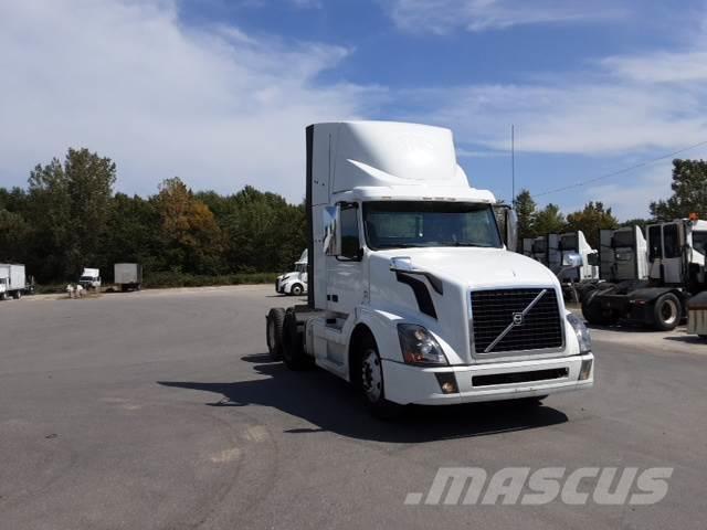 Volvo VNL300 Camiones tractor