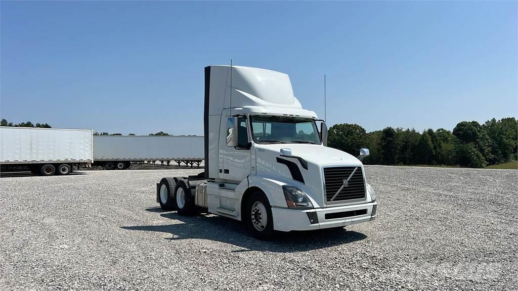 Volvo VNL300 Camiones tractor