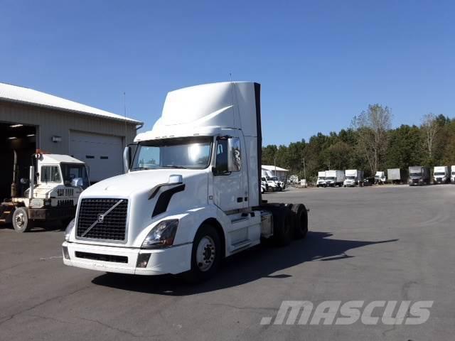 Volvo VNL300 Camiones tractor