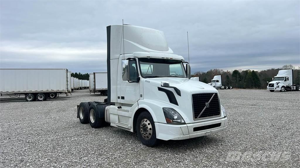 Volvo VNL300 Camiones tractor