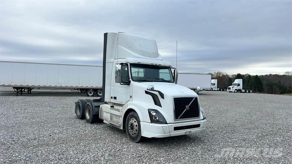 Volvo VNL300 Camiones tractor