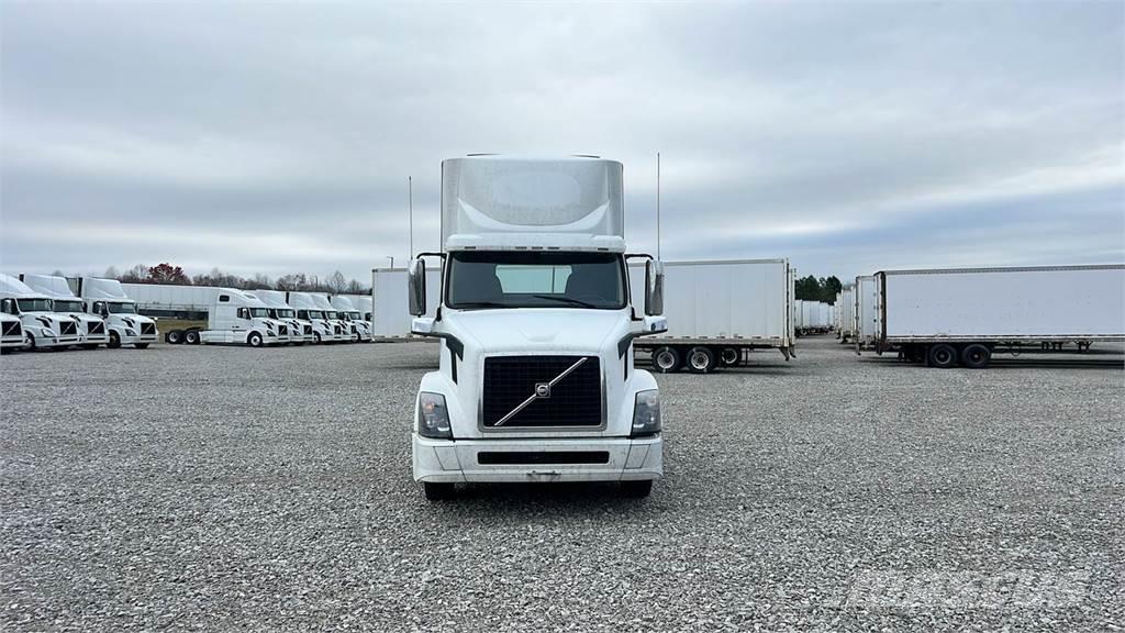 Volvo VNL300 Camiones tractor