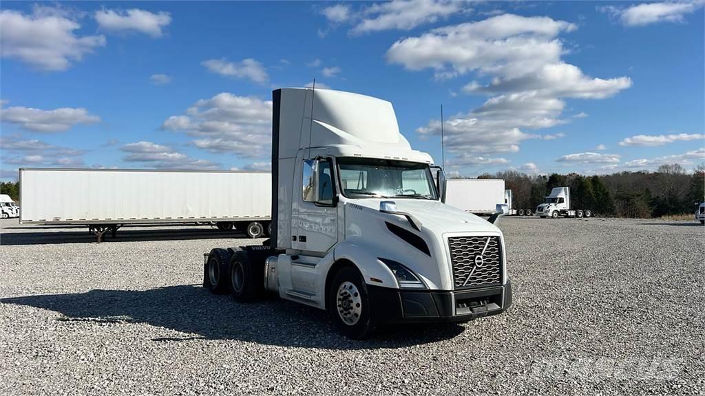 Volvo VNL300 Camiones tractor