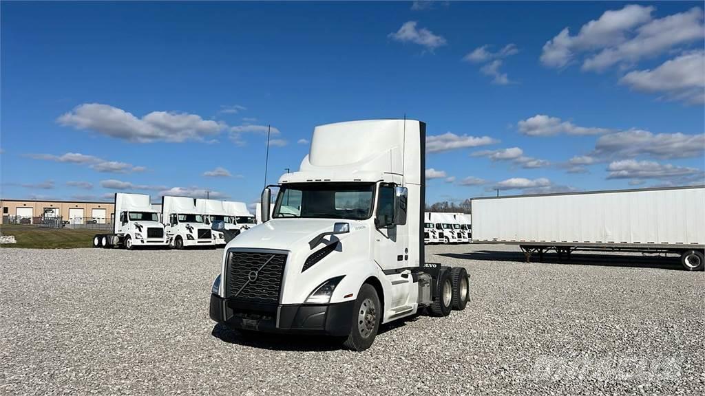 Volvo VNL300 Camiones tractor