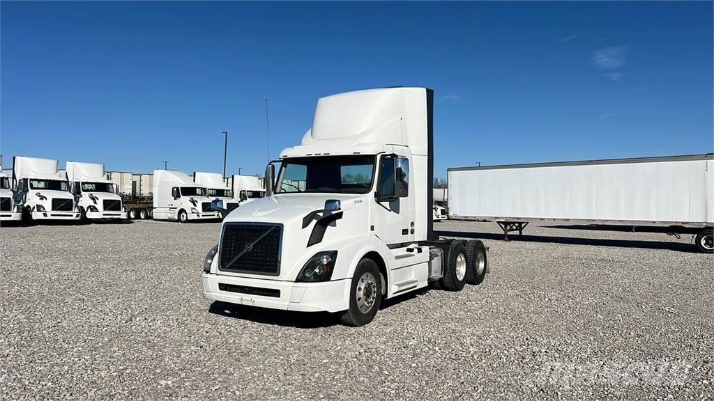 Volvo VNL300 Camiones tractor