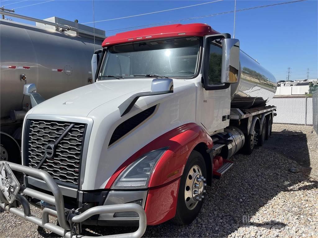 Volvo VNL64300 Camiones cisternas