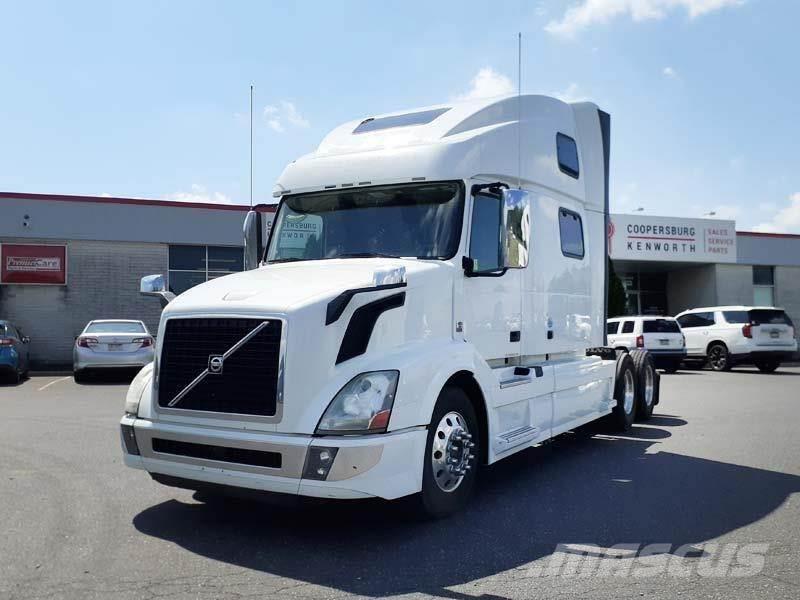 Volvo VNL64T780 Camiones tractor