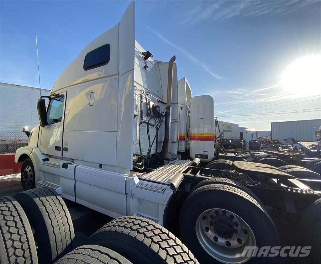 Volvo VNL64T780 Camiones tractor