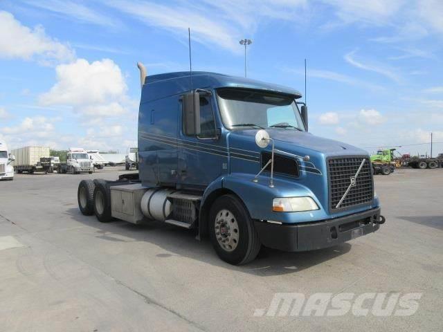 Volvo VNM64T670 Camiones tractor