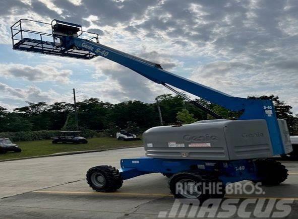 Genie S40 Plataformas con jaula de elevación