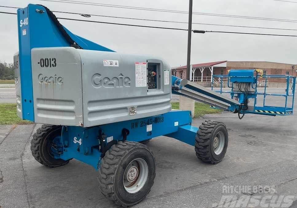 Genie S40 Plataformas con jaula de elevación