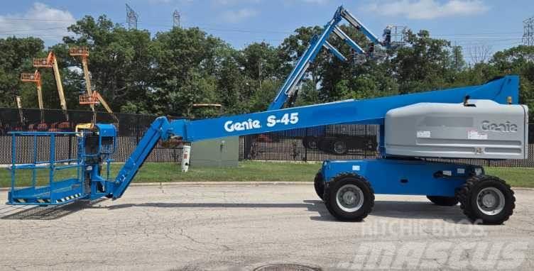 Genie S45 Plataformas con jaula de elevación