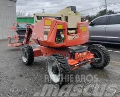 JLG 340AJ Plataformas con brazo de elevación manual