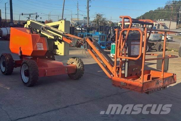 JLG 340AJ Plataformas con brazo de elevación manual