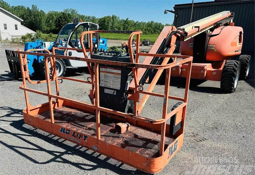 JLG 600AJ Plataformas con brazo de elevación manual